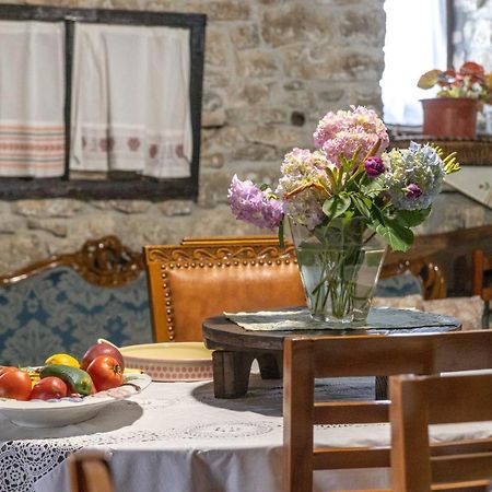 Bujtina Kodiket Guesthouse Berat Bagian luar foto