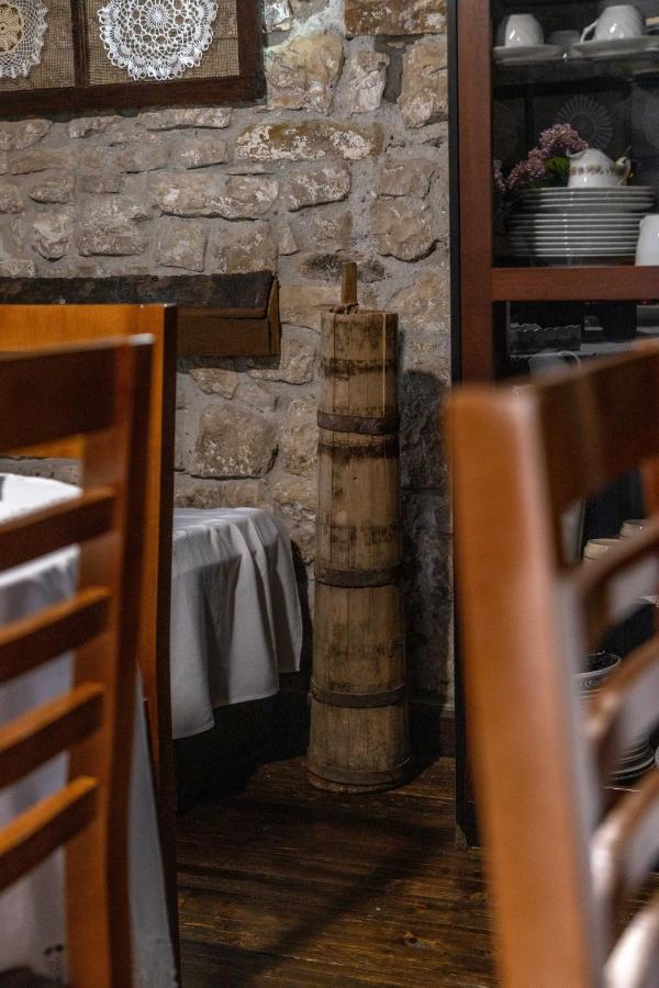 Bujtina Kodiket Guesthouse Berat Bagian luar foto