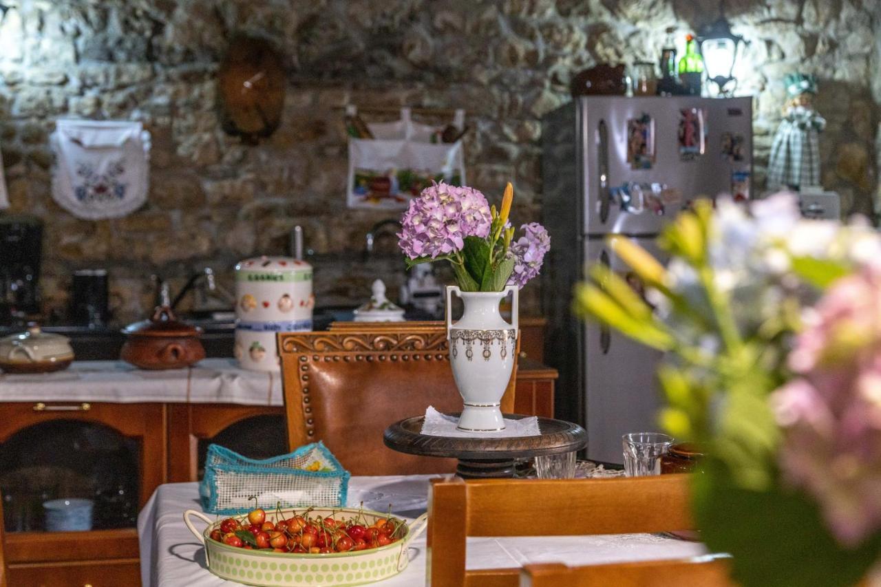Bujtina Kodiket Guesthouse Berat Bagian luar foto