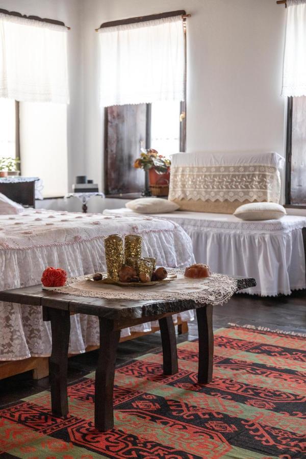 Bujtina Kodiket Guesthouse Berat Bagian luar foto