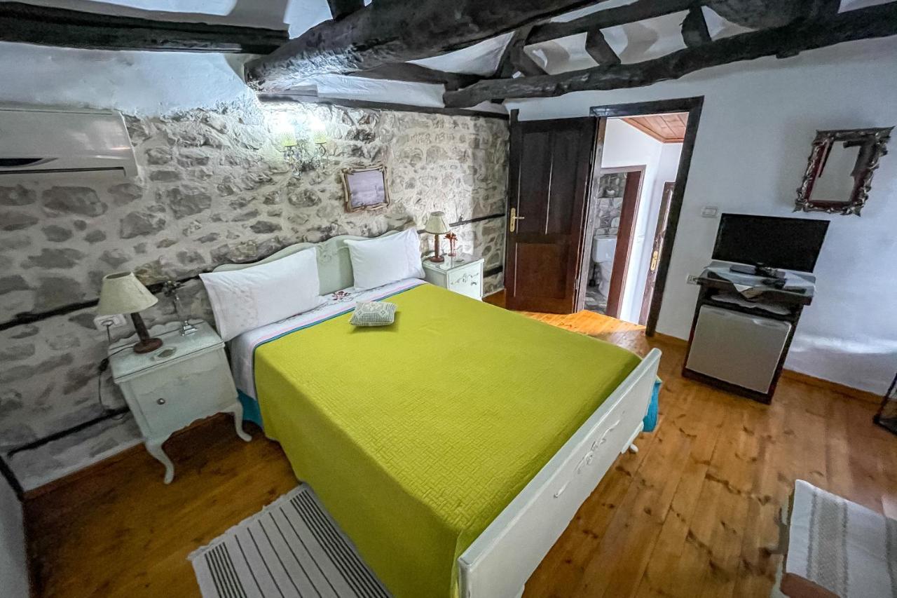 Bujtina Kodiket Guesthouse Berat Bagian luar foto