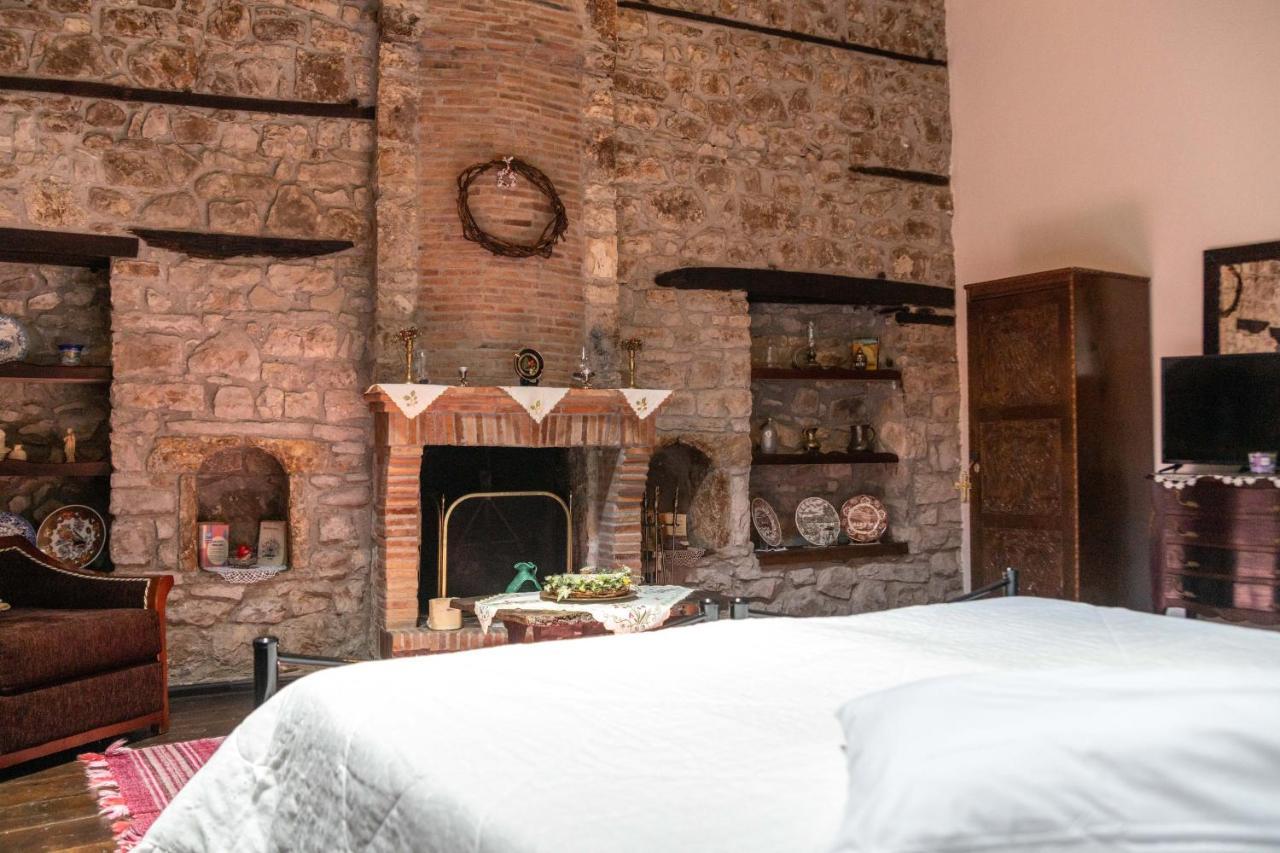 Bujtina Kodiket Guesthouse Berat Bagian luar foto