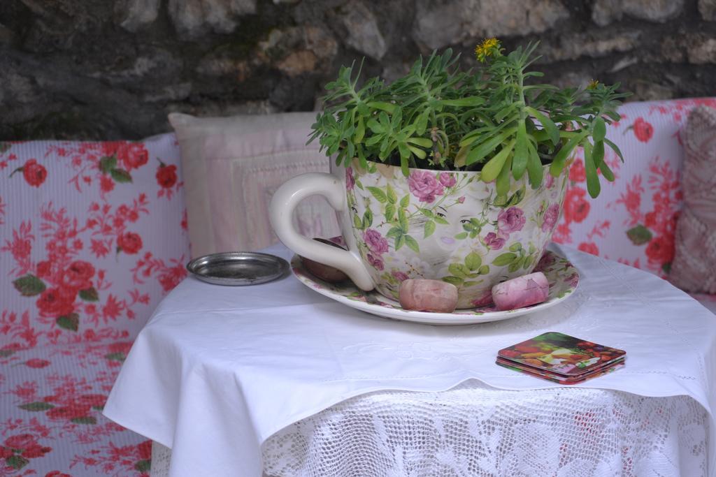 Bujtina Kodiket Guesthouse Berat Bagian luar foto